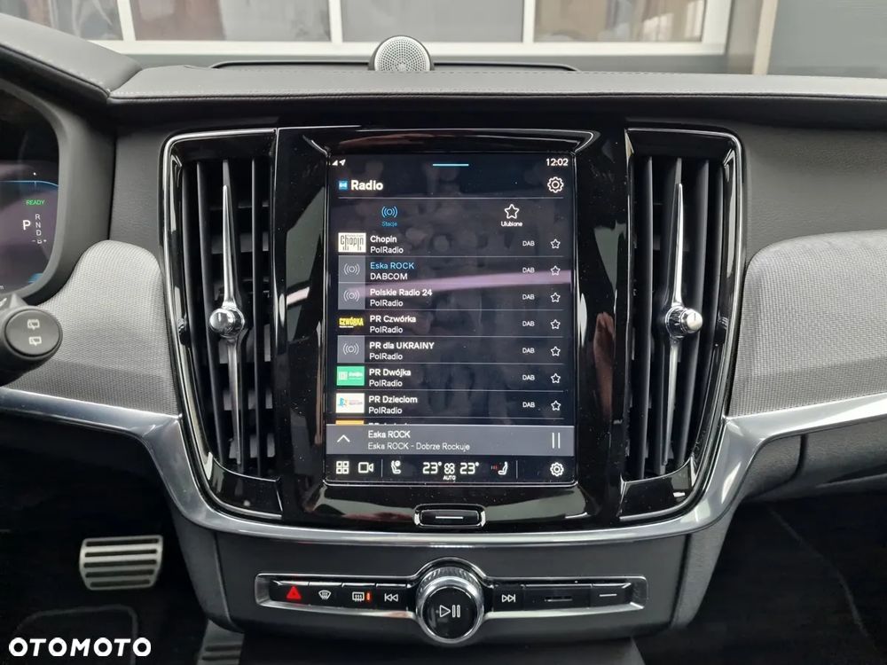 Volvo V90 T8 AWD Plug-In Hybrid R-Design - 29