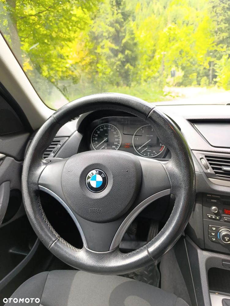 BMW X1 xDrive18d - 13