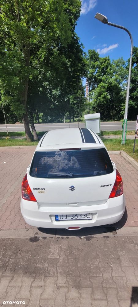 Suzuki Swift - 2