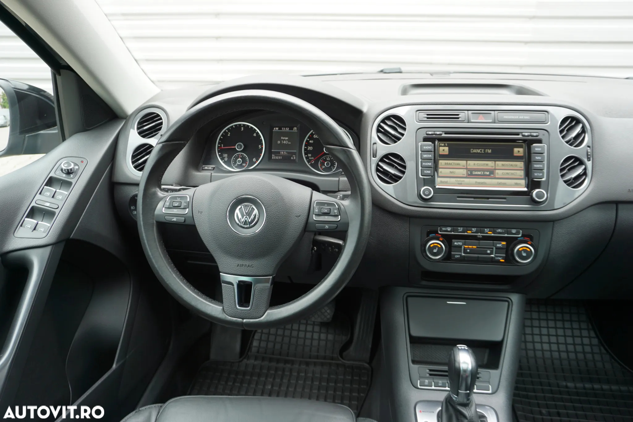 Volkswagen Tiguan 2.0 TDI 4Motion DSG Sport & Style - 10
