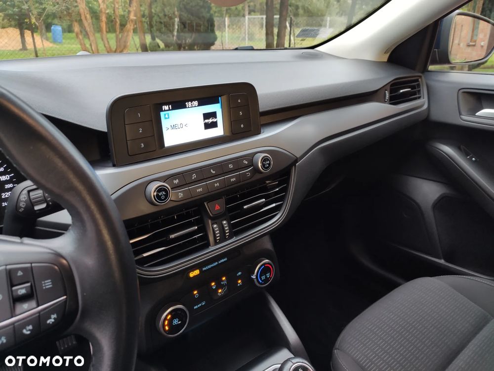 Ford Focus 1.0 EcoBoost Trend Edition - 33