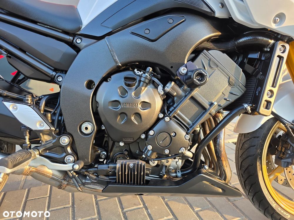 Yamaha FZ8 - 13