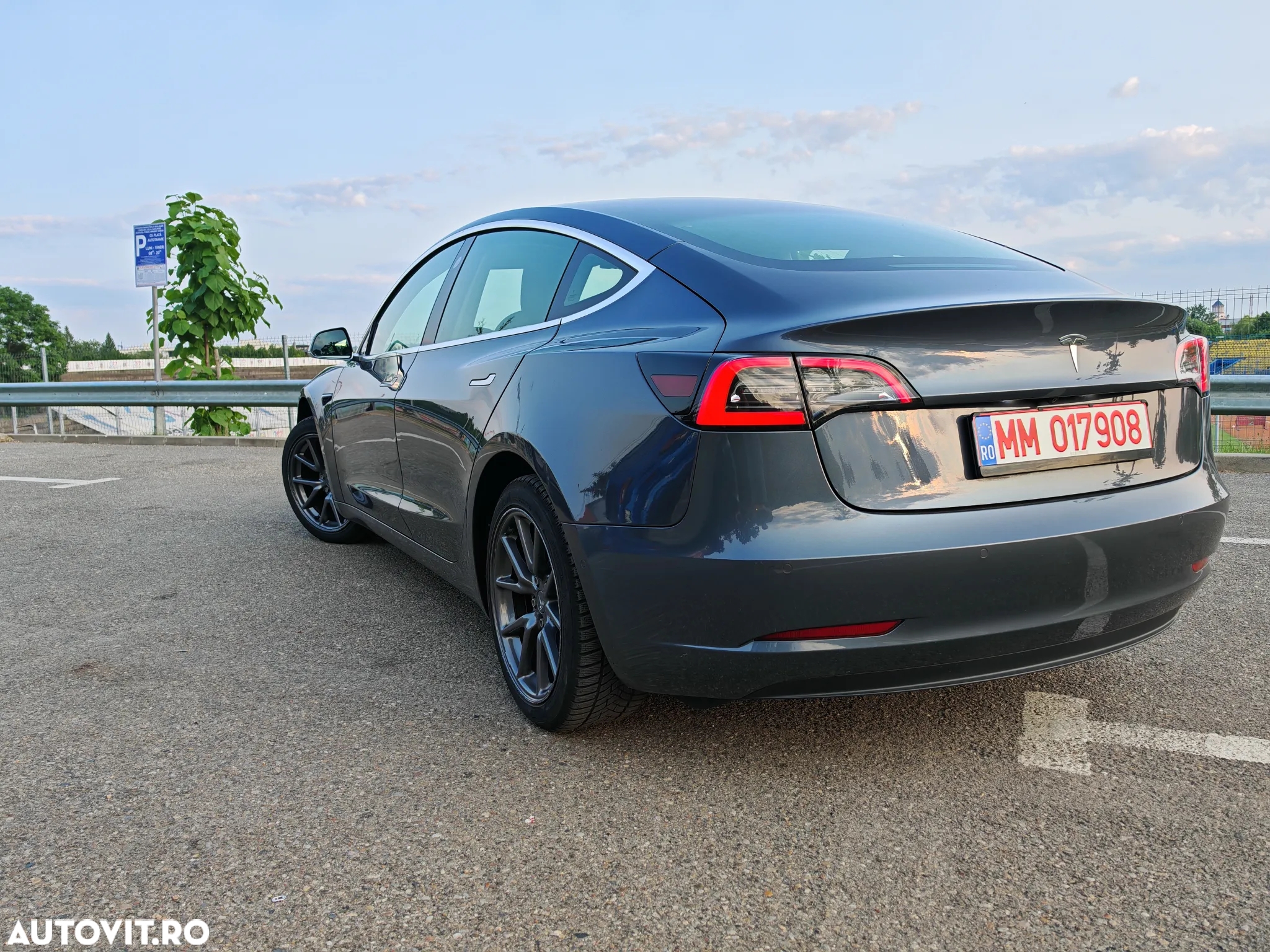 Tesla Model 3 Standard Reichweite Plus Hinterradantrieb - 5