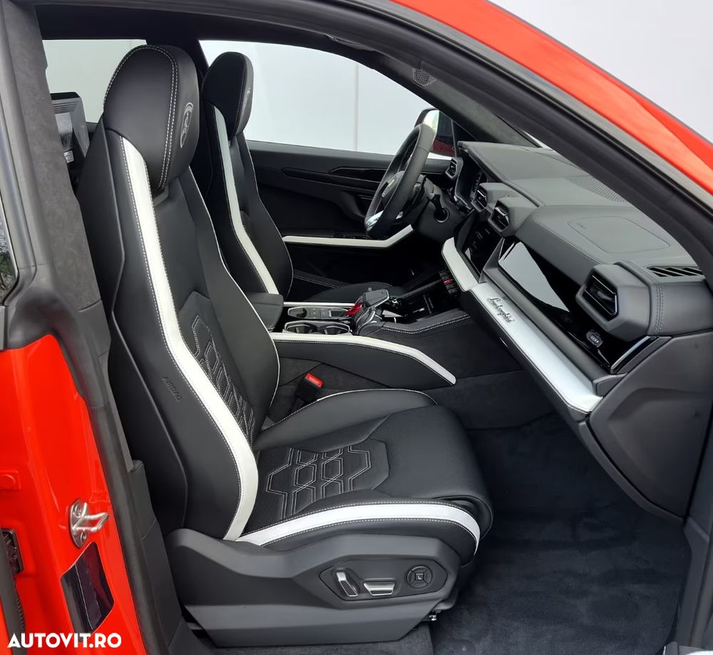Lamborghini URUS - 13