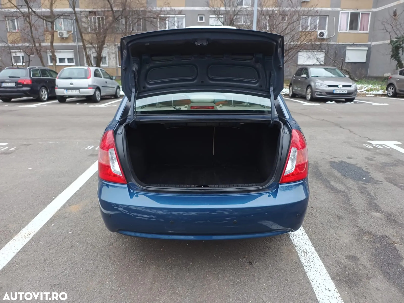 Hyundai Accent MC 1.4 DOHC 4DR GL STYLE - 6