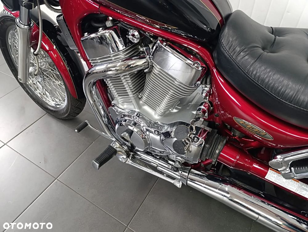 Suzuki Intruder - 14