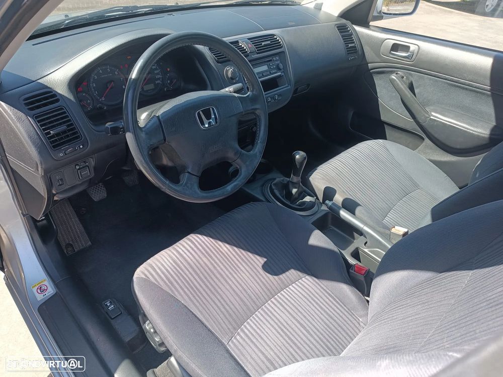 Honda Civic 1.6 ES - 10