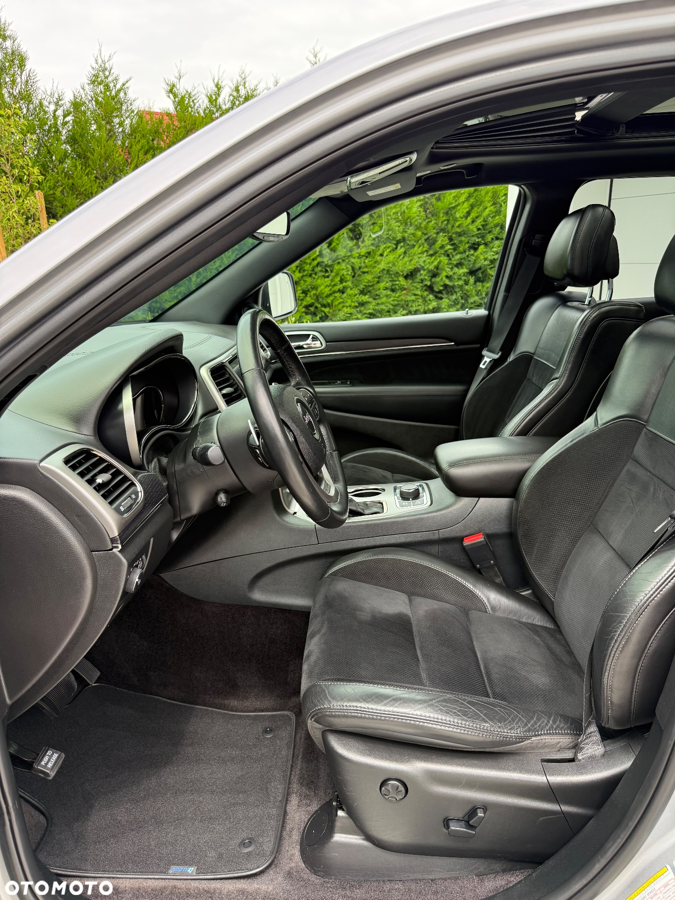 Jeep Grand Cherokee - 17