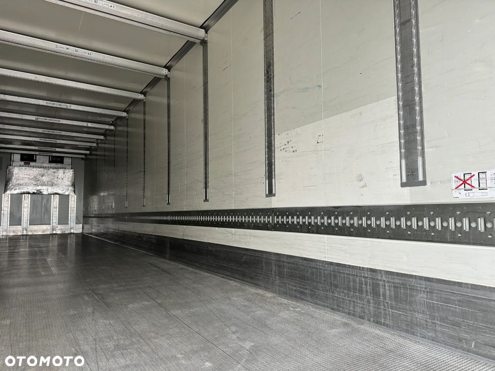 Krone Chłodnia ,Doppelstock , Carrier Vector 1550 - 16