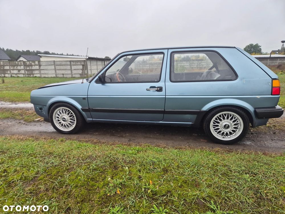 Volkswagen Golf 1.8 GL - 1