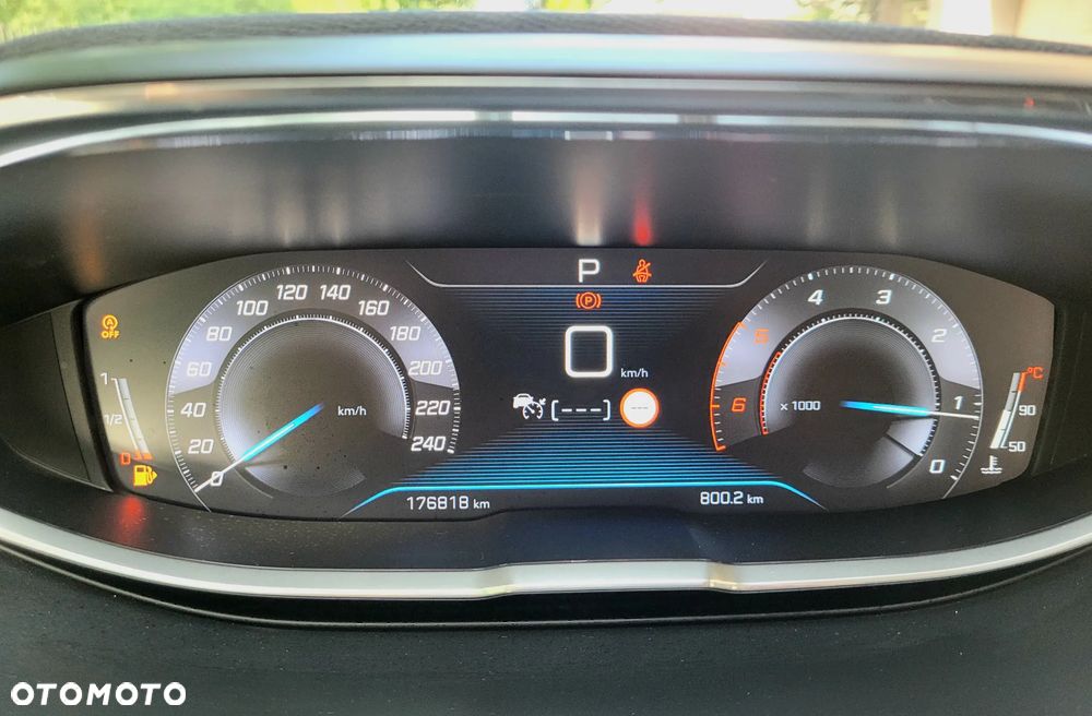 Peugeot 5008 1.5 BlueHDi Allure S&S EAT8 - 26