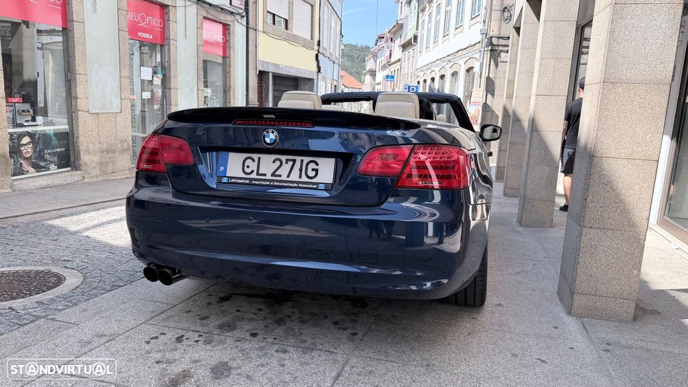 BMW 325 i Auto — fotografia 5