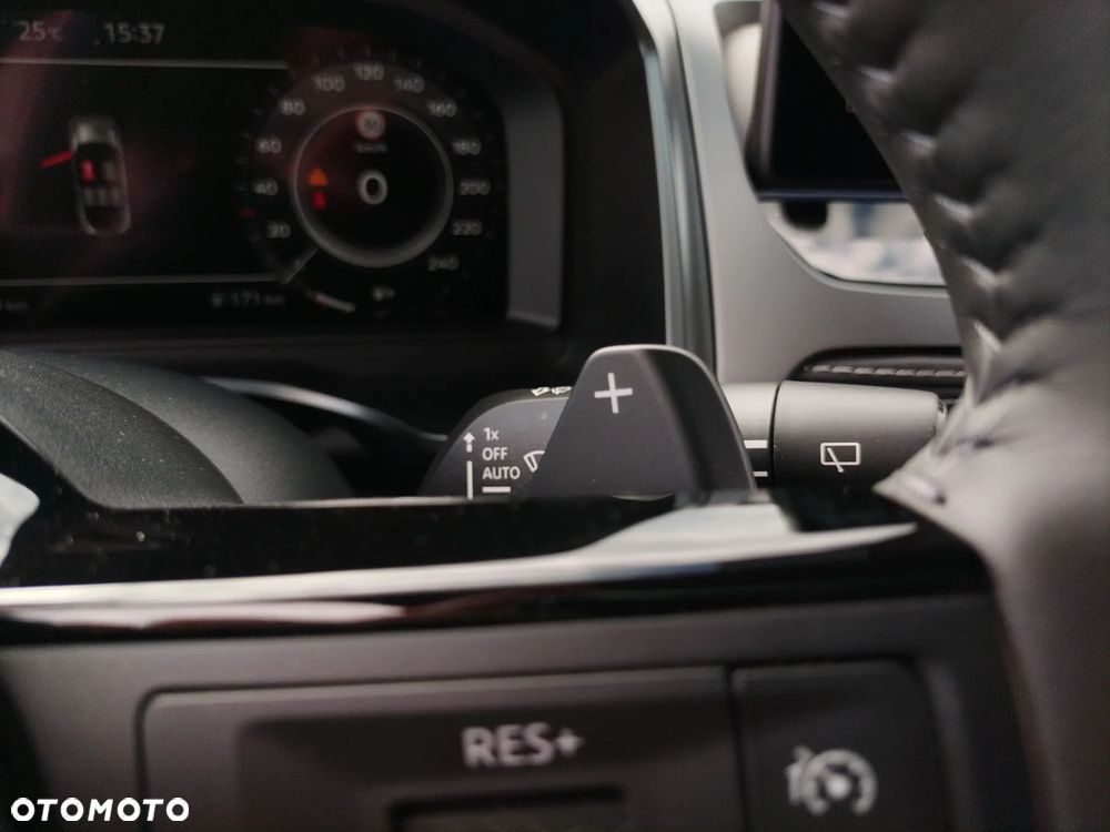 Nissan Qashqai 1.3 DIG-T mHEV N-Connecta Xtronic - 17