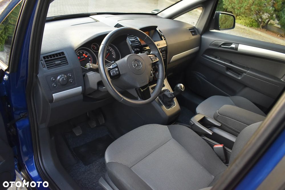 Opel Zafira - 26