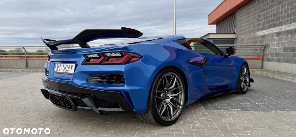 Chevrolet Corvette - 11