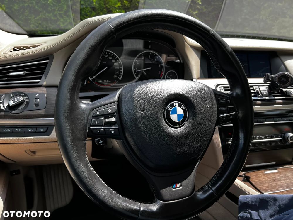 BMW Seria 7 750i xDrive - 15