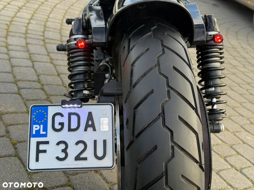 Harley-Davidson Sportster Iron 883 - 16