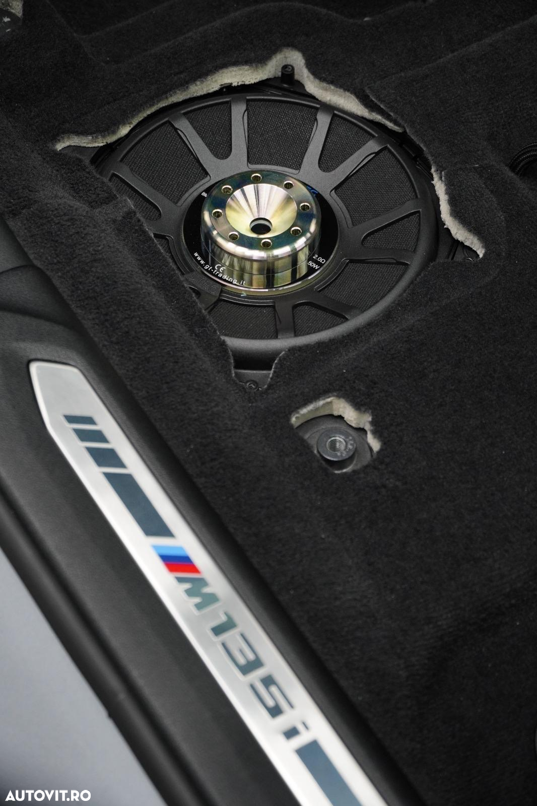 BMW M1 M135i xDrive AT - 24