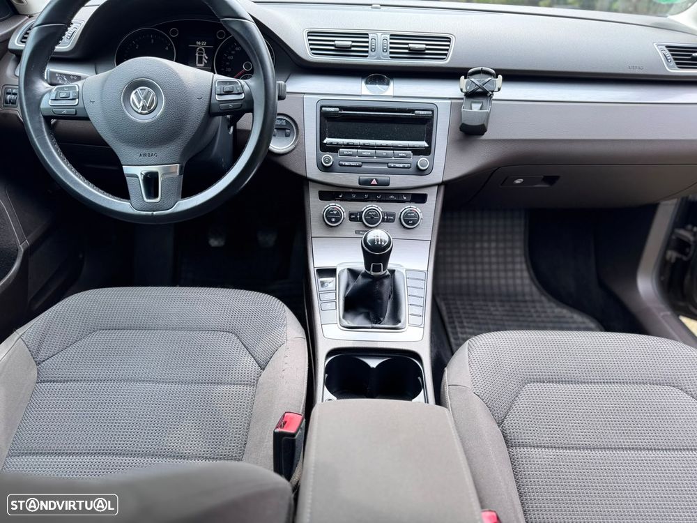 VW Passat Variant 2.0 TDI BlueMotion Comfortline - 27