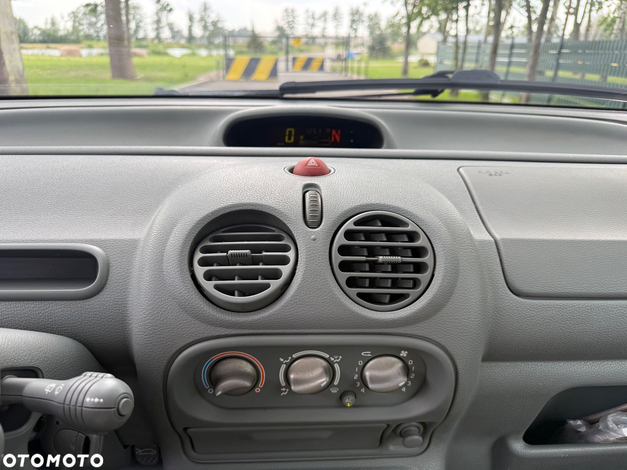 Renault Twingo 1.2 16V Initiale - 12