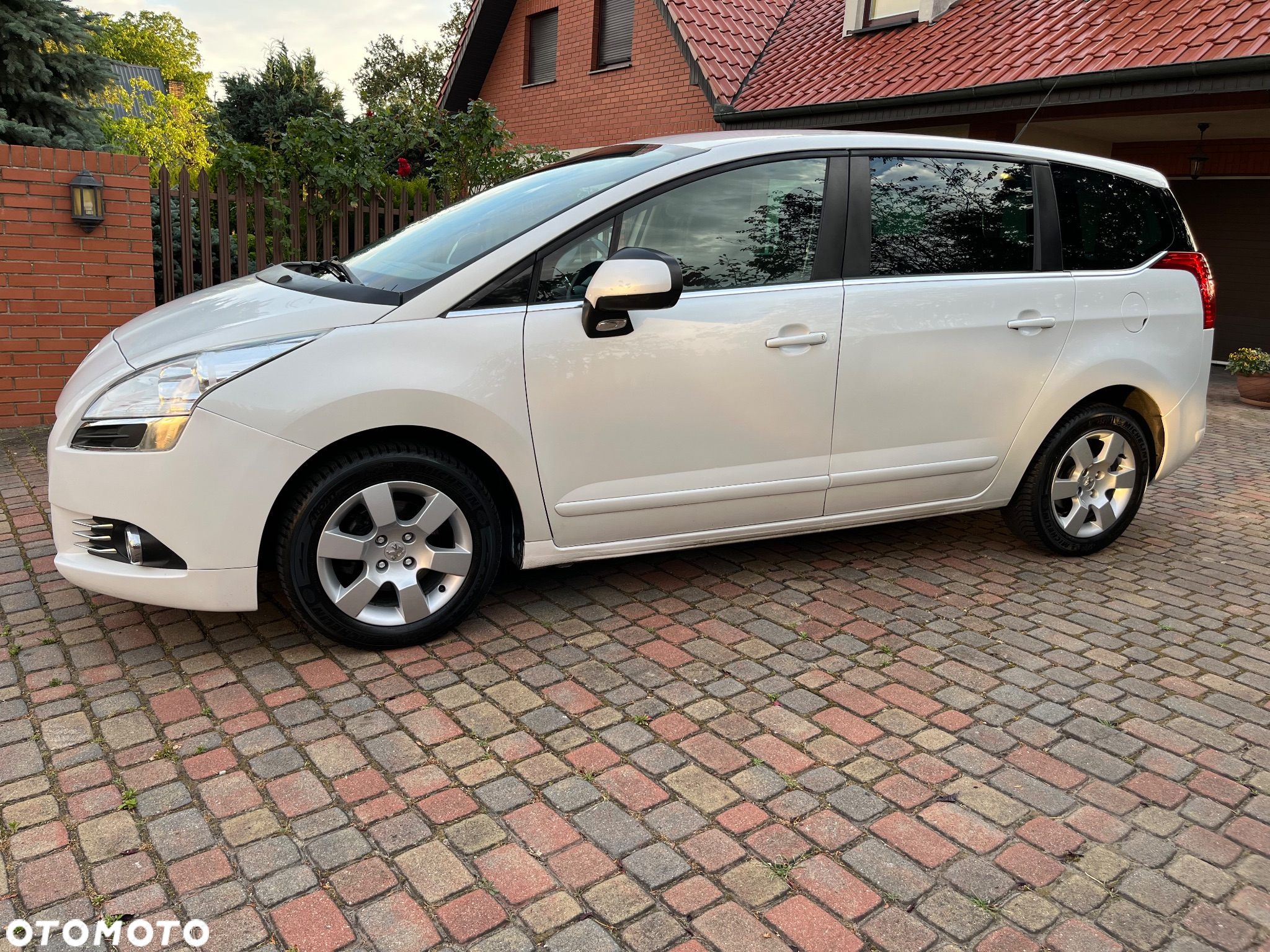Peugeot 5008 1.6 HDi Active 7os - 10
