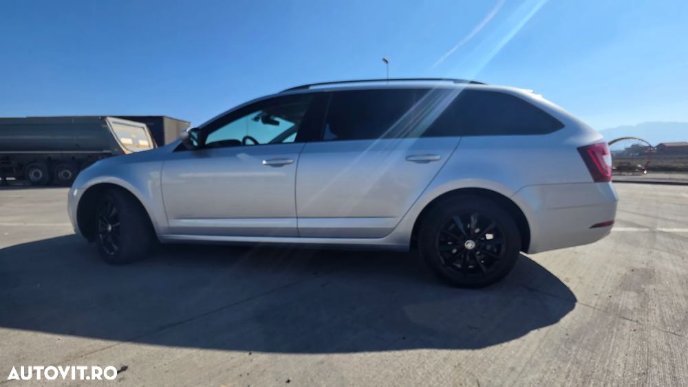 Skoda Octavia 1.6 TDI DSG Ambition - 5