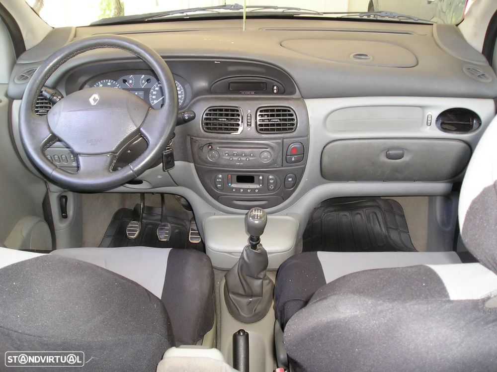 Renault Scénic 1.4 16V Conquest - 9
