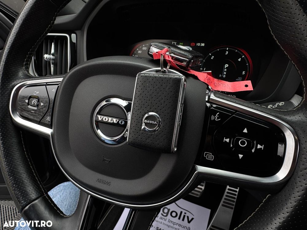 Volvo XC 60 D5 AWD Geartronic RDesign - 34