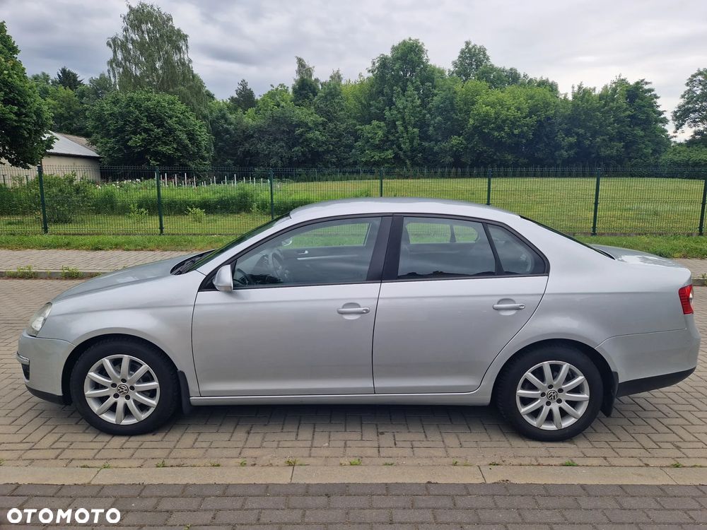 Volkswagen Jetta - 5