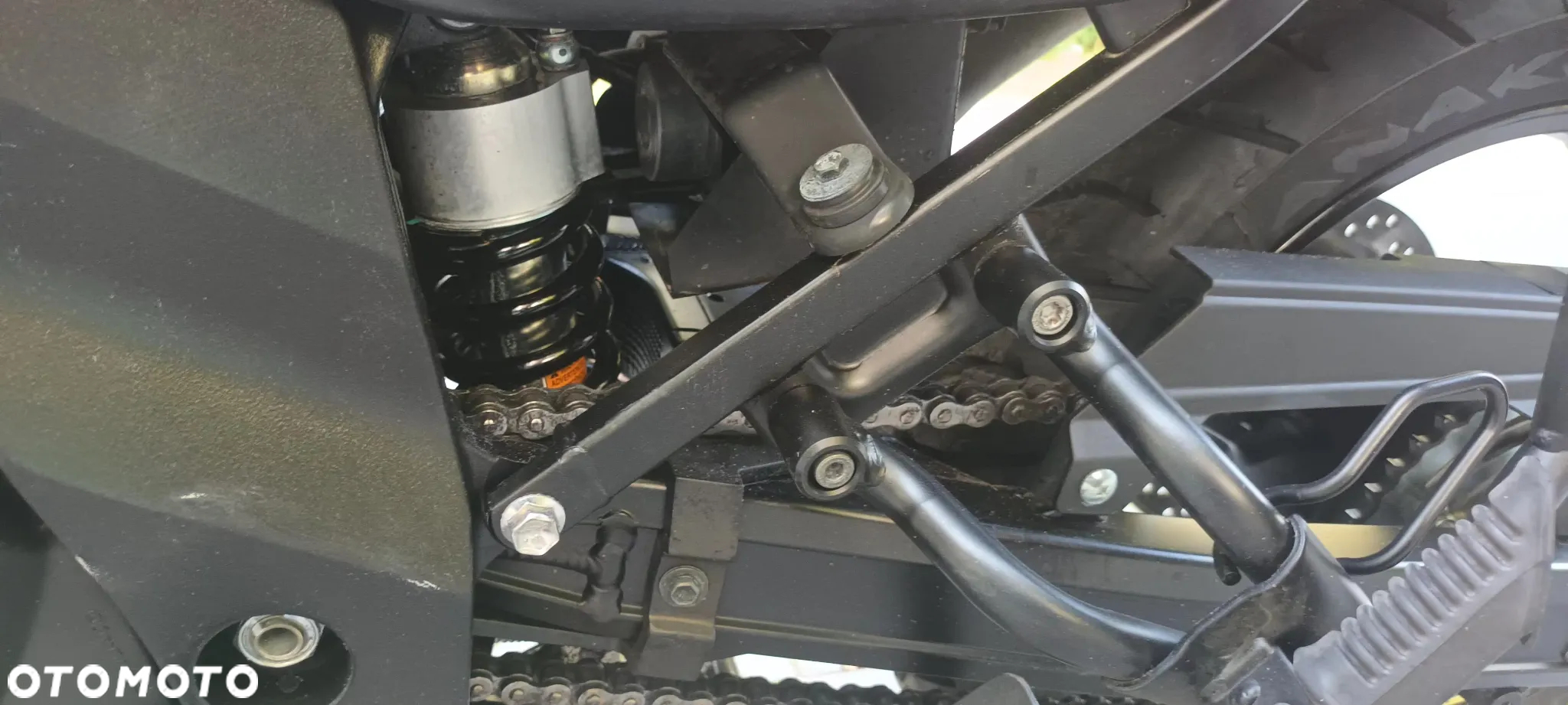 Suzuki V-STROM - 12