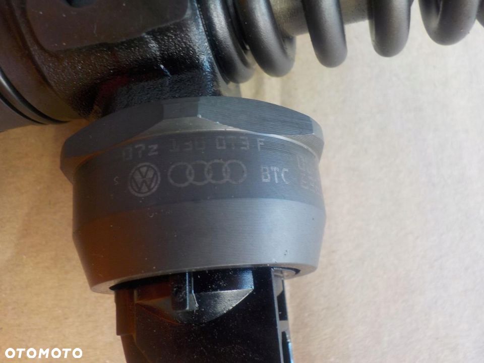 VW T5 2.5 TDI AXD WTRYSK WTRYSKI POMPOWTRYSK 073F - 2