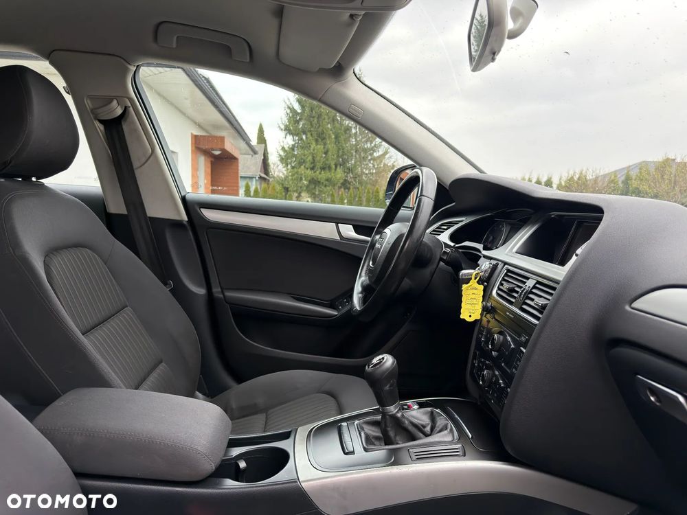 Audi A4 Limousine 2.0 TFSI quattro Attraction - 35