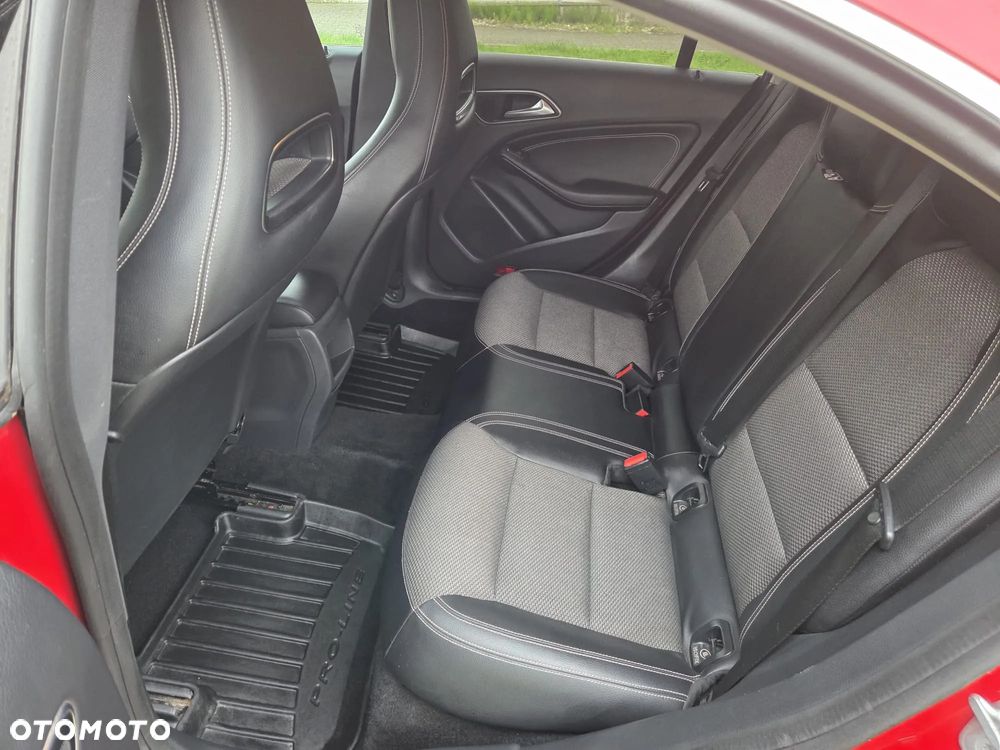 Mercedes-Benz CLA 200 Urban - 4