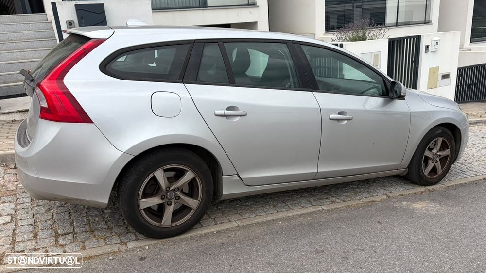 Volvo V60 1.6 D2 Kinetic Eco Powershift - 1