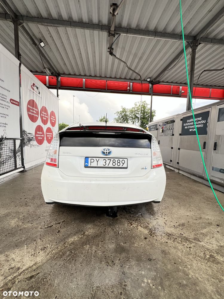 Toyota Prius - 4