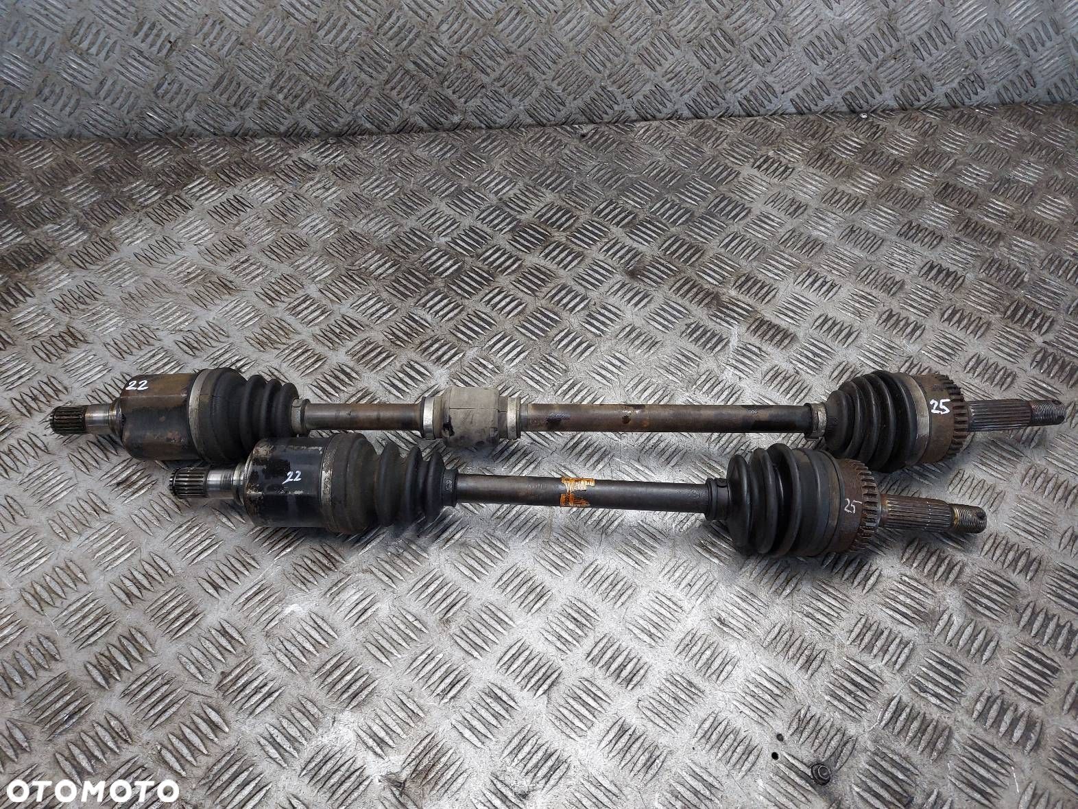 PÓŁOŚ LEWY PRZÓD + PRAWY PRZÓD 5B HYUNDAI ATOS II 1.1 12V - 1
