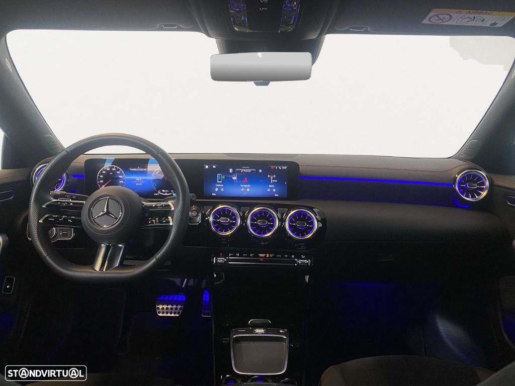Mercedes-Benz CLA 250 e Shooting Brake AMG Line - 13
