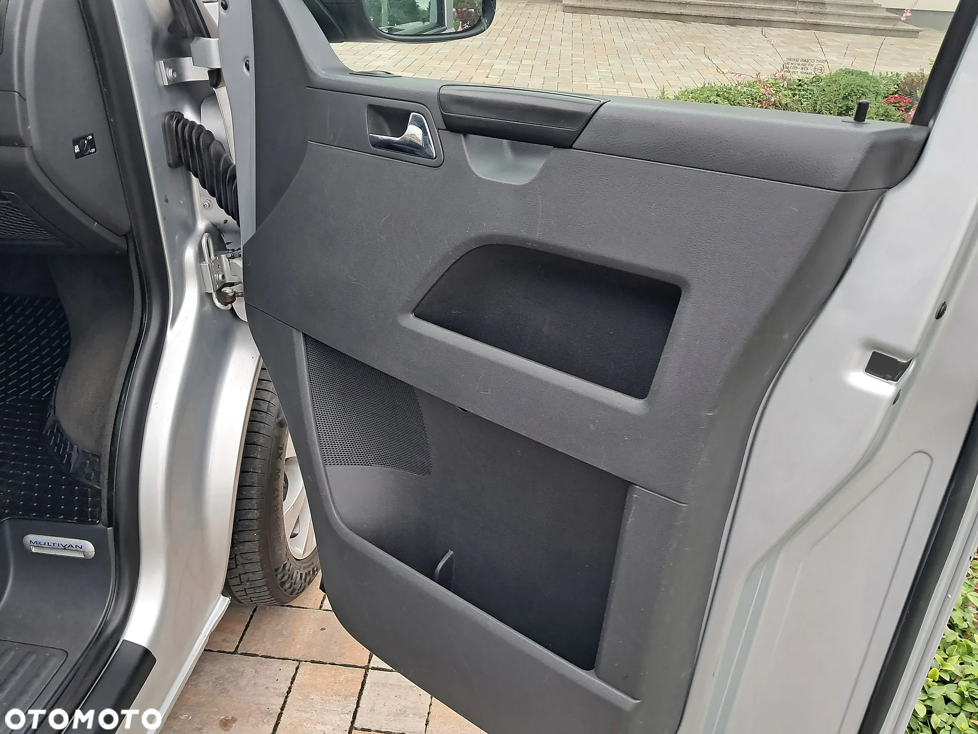 Volkswagen Multivan - 12