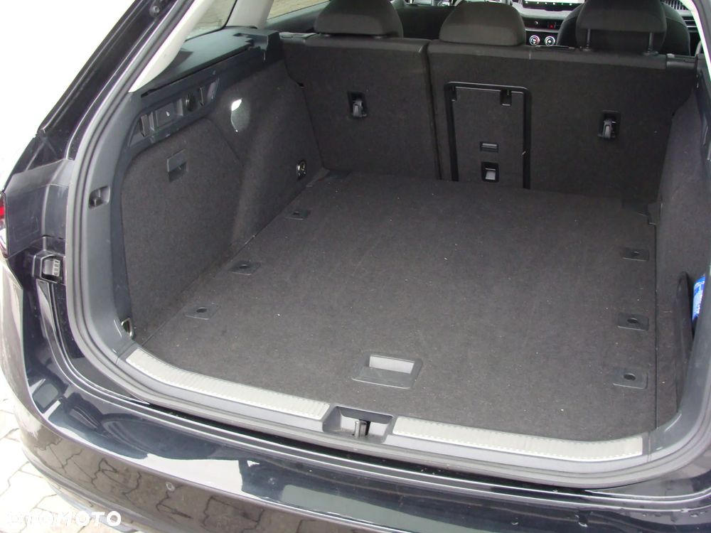 Skoda Superb 2.0 TDI DSG Selection - 27