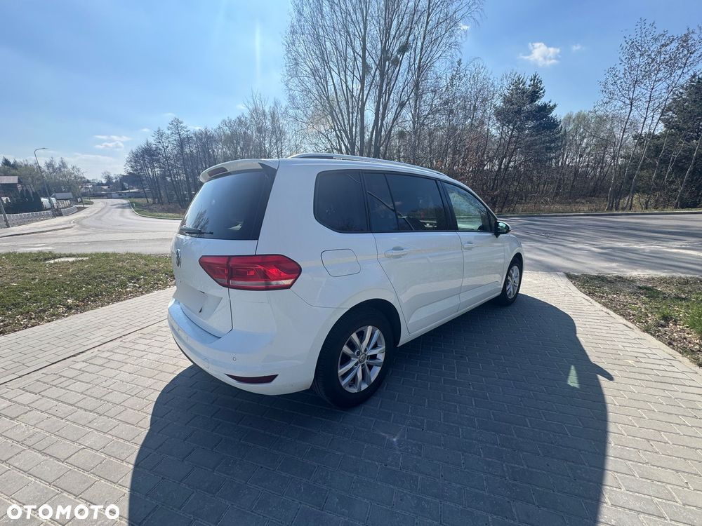 Volkswagen Touran - 6