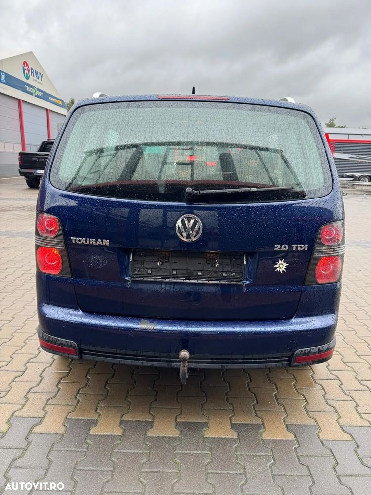 Volkswagen Touran 2.0 TDI DPF DSG Cross - 12