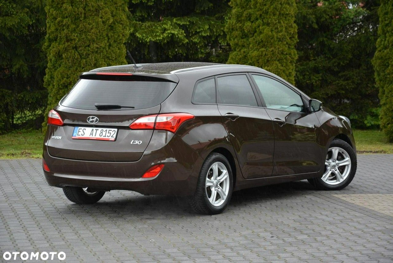 Hyundai i30 Kombi 1.4 Trend - 13