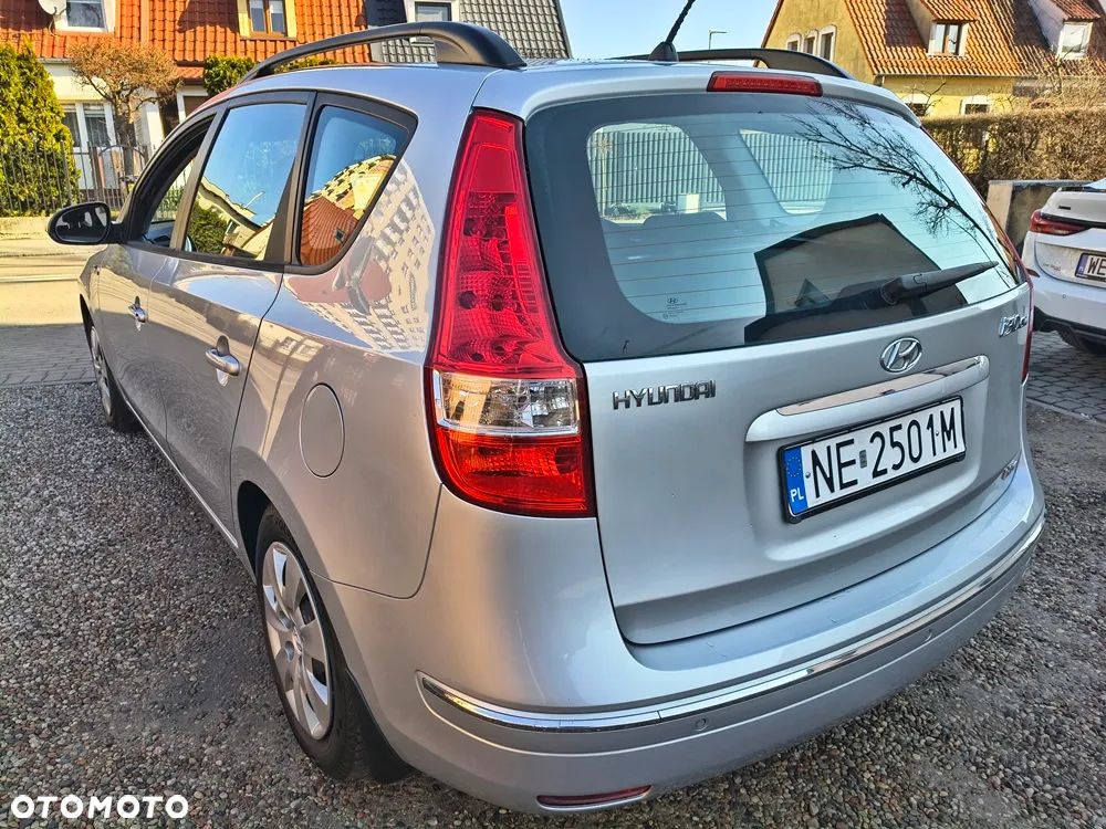 Hyundai i30 1.6 blue Classic - 13