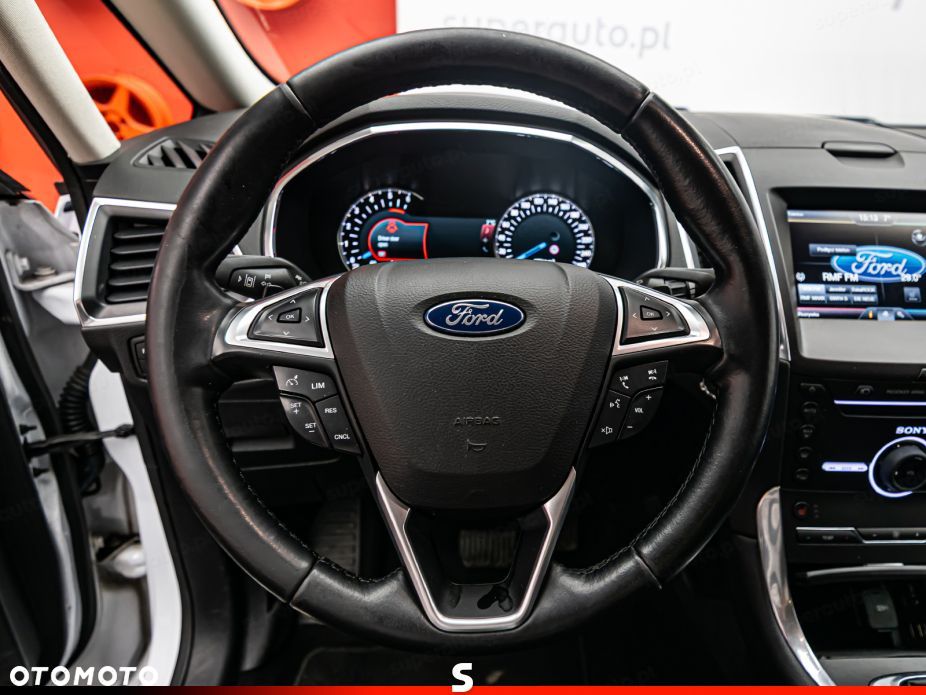 Ford S-Max - 13