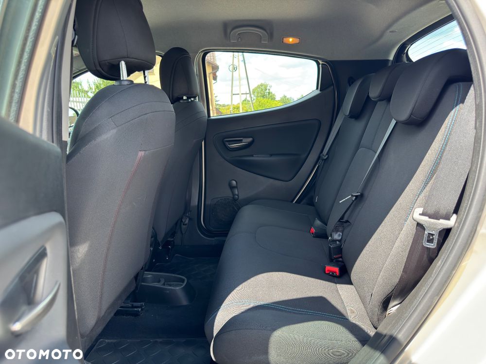 Lancia Ypsilon 1.2 8V Elefantino S&S - 16