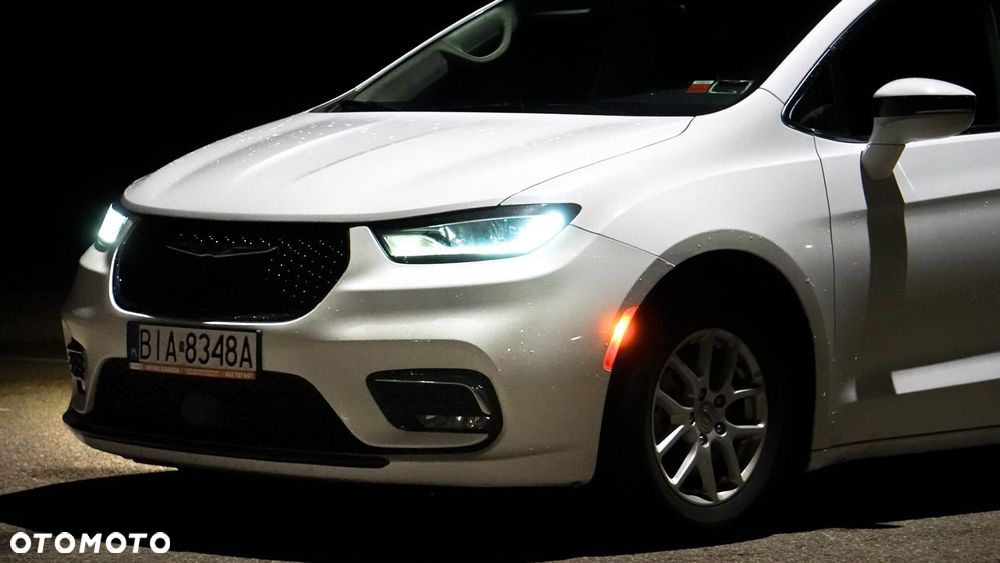 Chrysler Pacifica - 2