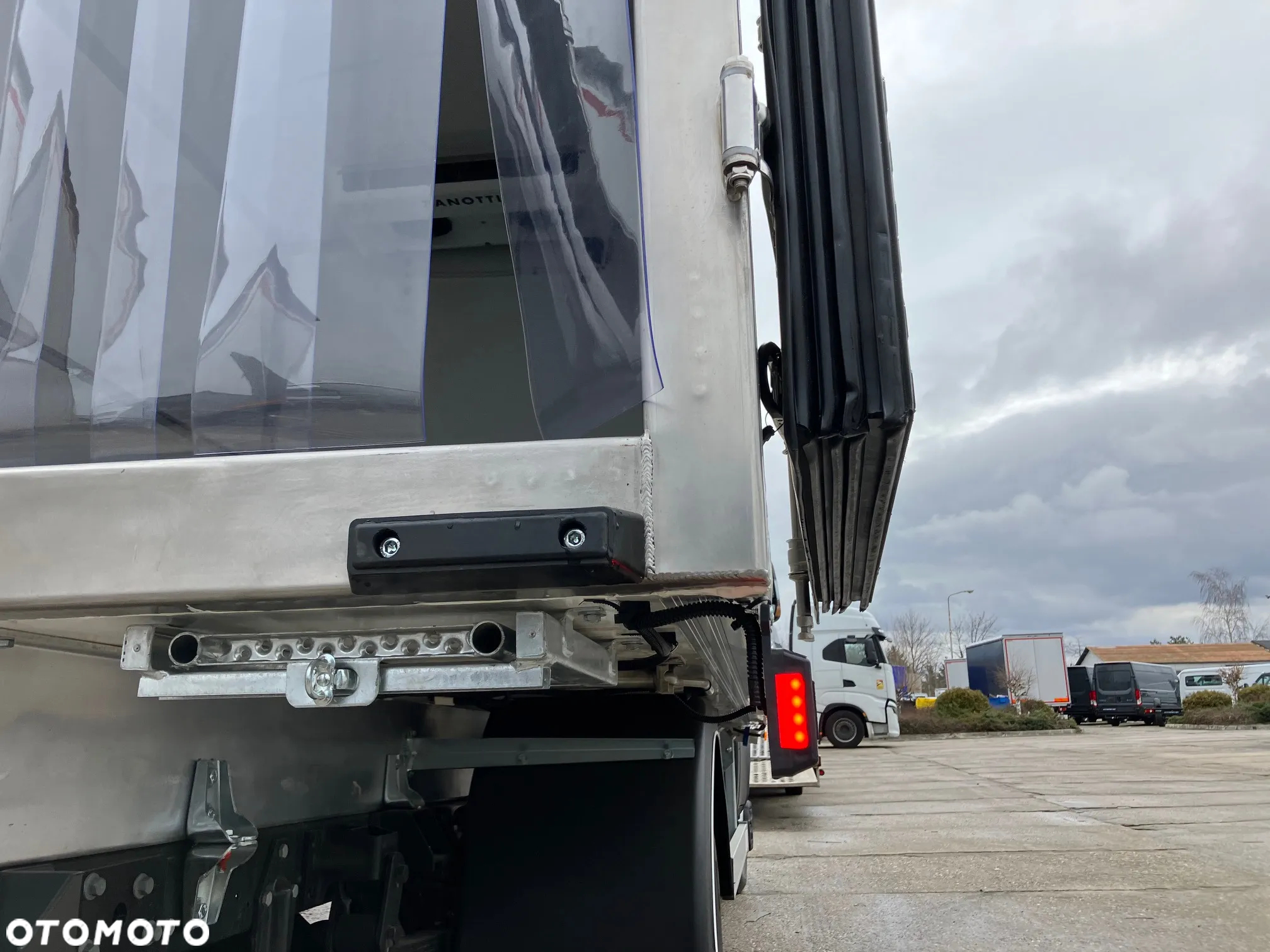 Iveco 3.0 Daily 35C16 chłodnia Zanotti - 13