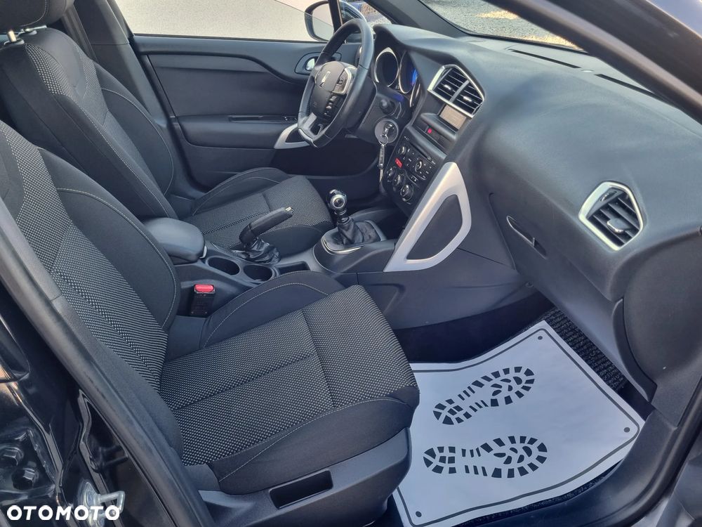 Citroën DS4 e-HDi 110 SoChic - 9