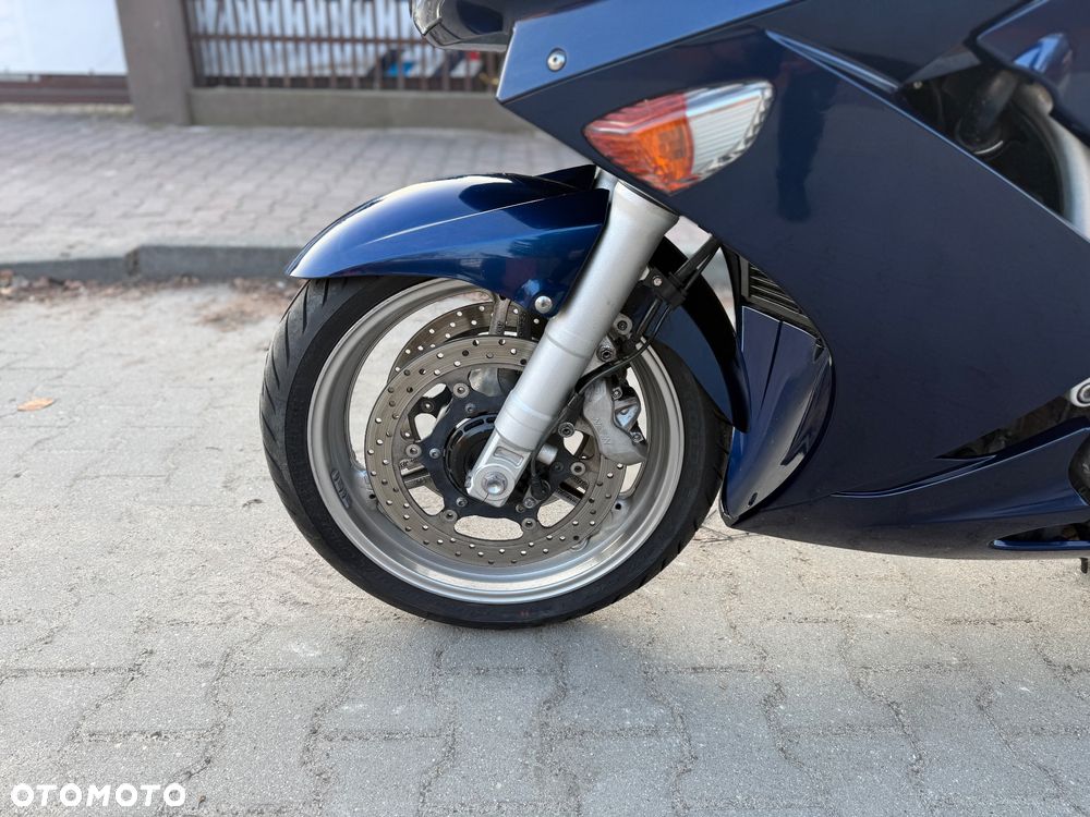 Yamaha FJR - 16
