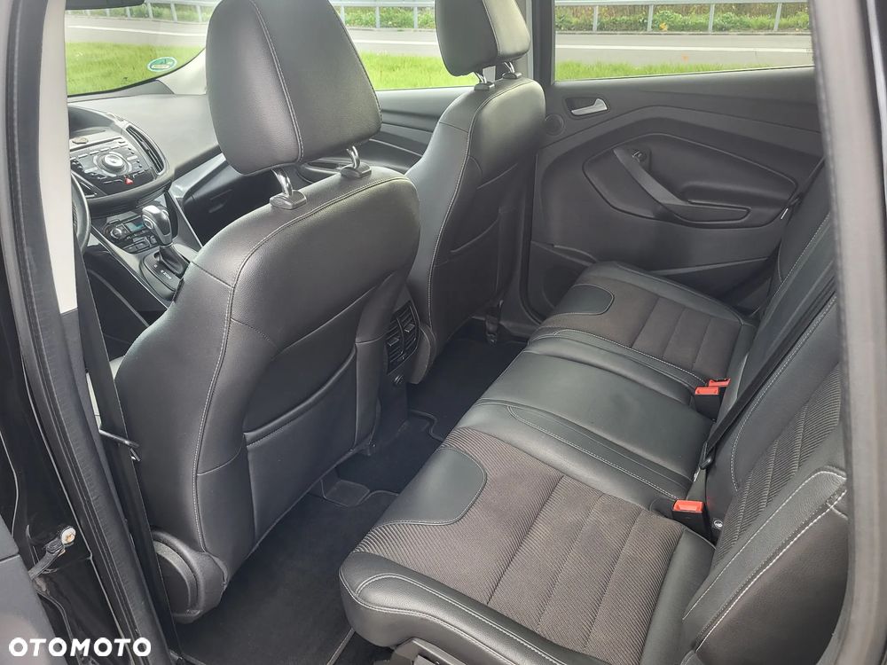 Ford Kuga 2.0 TDCi 4x4 Titanium - 38